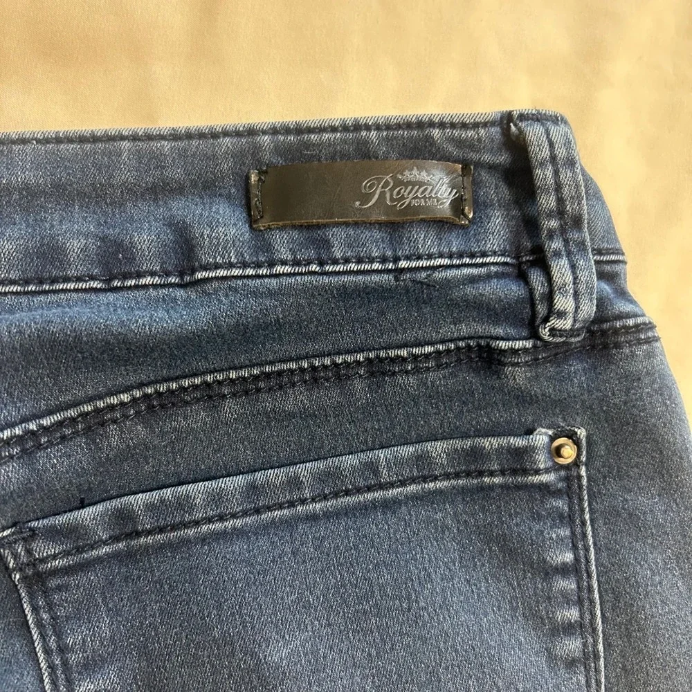 Royalty For Me Womens Blue Denim Bermuda Shorts Size 10‎ Dark Wash Stretch